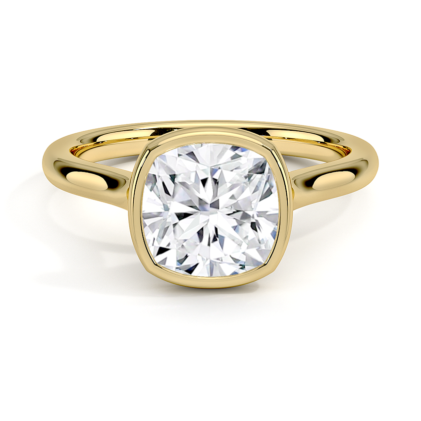 Anillo Sello en tono oro amarillo con diamante cushion engastado en bisel